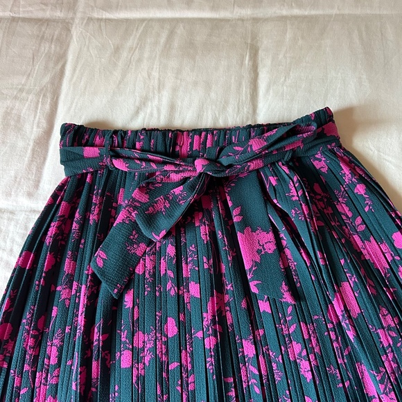 green & pink midi skirt - Picture 4 of 5